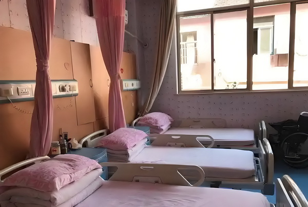 阿娇一个人独居北京3居室，自称比香港要便宜